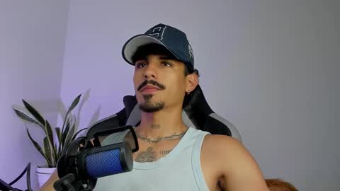 Snapshot of lukeetaylor_ chatting on March 2026 03:29:02 PM Luke Taylor online show from March 2026 03:29:02 PM