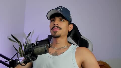 Snapshot of lukeetaylor_ chatting on March 2026 02:01:01 PM Luke Taylor online show from March 2026 02:01:01 PM