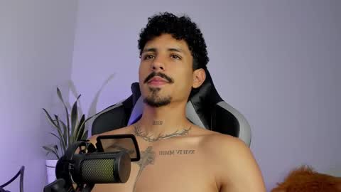 Snapshot of lukeetaylor_ chatting on March 2026 02:13:01 PM Luke Taylor online show from March 2026 02:13:01 PM