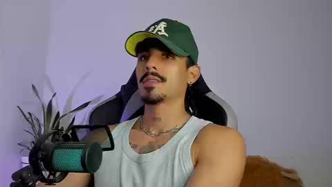 Snapshot of lukeetaylor_ chatting on March 2026 02:06:02 AM Luke Taylor online show from March 2026 02:06:02 AM