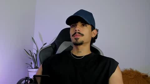 Snapshot of lukeetaylor_ chatting on March 2026 01:01:01 PM Luke Taylor online show from March 2026 01:01:01 PM