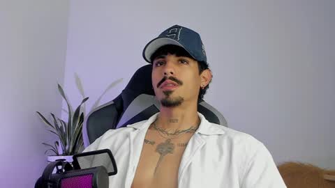 Snapshot of lukeetaylor_ chatting on April 2026 12:47:02 PM Luke Taylor online show from April 2026 12:47:02 PM