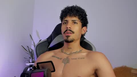 Snapshot of lukeetaylor_ chatting on April 2026 09:40:02 AM Luke Taylor online show from April 2026 09:40:02 AM