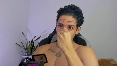 Snapshot of lukeetaylor_ chatting on April 2026 03:12:01 PM Luke Taylor online show from April 2026 03:12:01 PM