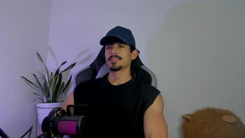 Snapshot of lukeetaylor_ chatting on April 2026 12:54:01 PM Luke Taylor online show from April 2026 12:54:01 PM