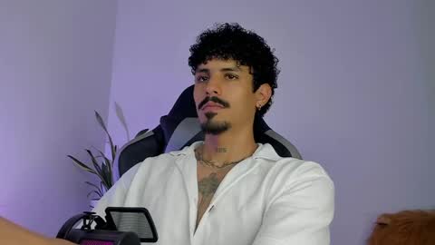 Snapshot of lukeetaylor_ chatting on April 2026 01:45:02 PM Luke Taylor online show from April 2026 01:45:02 PM