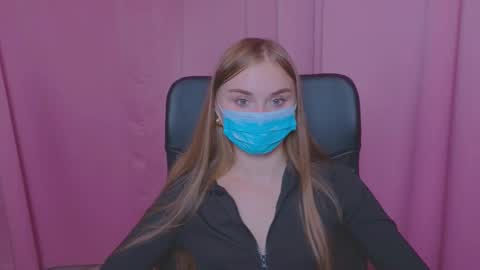 lukeriamoon online show from October 2025 03:31:02 PM