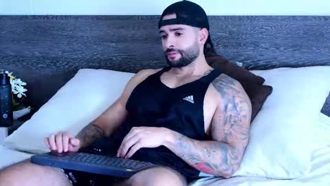 Snapshot of lukhass chatting on November 2025 04:18:02 PM Lukhas f4f online show from November 2025 04:18:02 PM