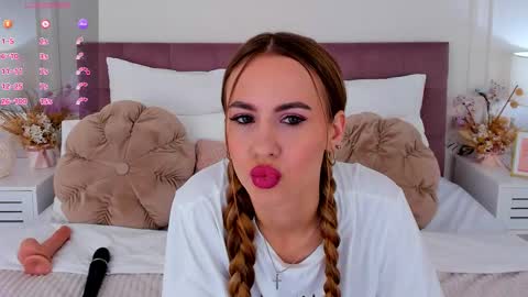 Snapshot of lullyfox chatting on November 2025 07:57:01 PM Cherie online show from November 2025 07:57:01 PM