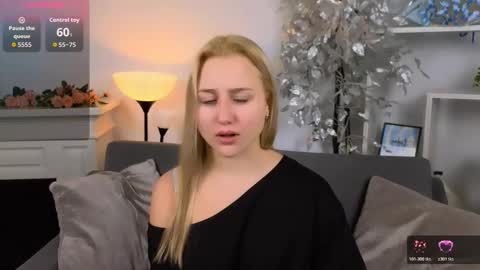 Lily online show from December 2025 09:53:02 PM