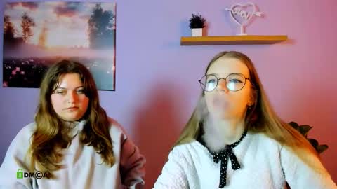 lulu_fly_ online show from October 2025 09:09:01 AM