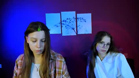 lulu_fly_ online show from October 2025 08:48:02 AM