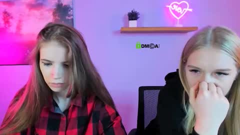 lulu_fly_ online show from October 2025 08:57:02 AM