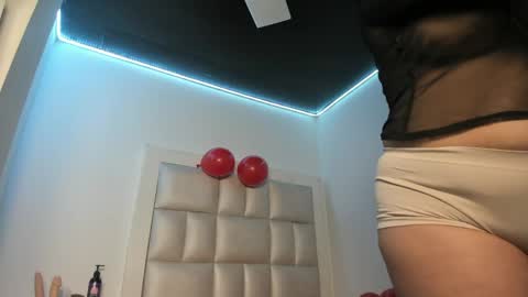 Snapshot of lulu_js_ chatting on May 2026 12:54:01 PM elizabeth online show from May 2026 12:54:01 PM