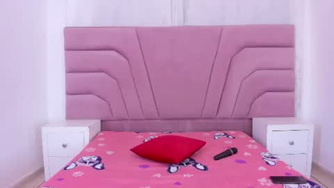 Snapshot of lulu_kissx chatting on June 2026 12:04:01 PM Lulu online show from June 2026 12:04:01 PM