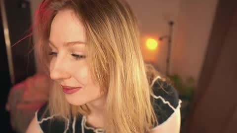 lulu_lovett online show from January 2025 10:02:01 AM