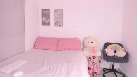 Snapshot of lulu_russell chatting on January 2025 02:10:01 AM LULU online show from January 2025 02:10:01 AM