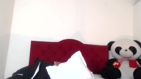 Snapshot of luluu_08 chatting on January 2025 09:36:01 PM LULU online show from January 2025 09:36:01 PM