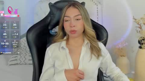 luluuberry online show from February 2026 06:11:01 PM