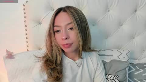 luluuberry online show from March 2026 08:59:01 PM