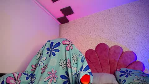 Luly online show from May 2026 04:42:01 AM