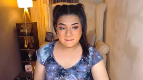 Snapshot of luminagandara chatting on December 2024 06:39:02 PM QueenBritney online show from December 2024 06:39:02 PM