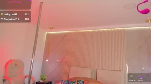 luminous__queen online show from March 2025 08:46:02 PM