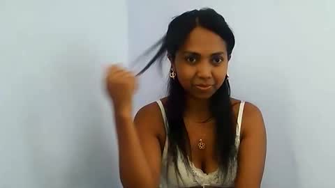 Luna online show from April 2026 06:27:02 AM