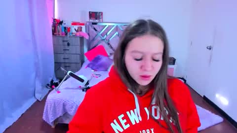 luna_analya online show from December 2025 12:53:02 PM