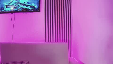 luna and banji online show from December 2025 05:04:02 AM