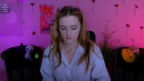luna_berryy online show from April 2026 07:28:02 PM