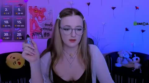 luna_berryy online show from April 2026 08:04:02 PM