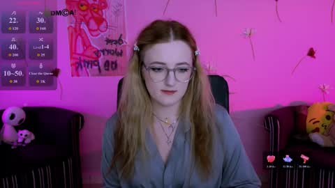 luna_berryy online show from May 2026 07:44:01 PM