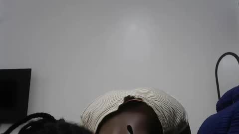 luna_blues online show from May 2026 12:05:01 AM