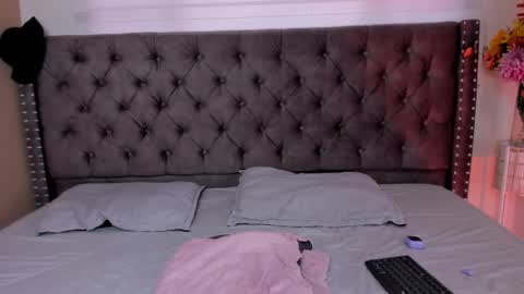 luna_cute14 online show from December 2025 07:53:01 PM