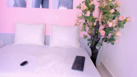 Snapshot of luna_diaz1 chatting on February 2026 07:45:01 PM luna_diaz1 online show from February 2026 07:45:01 PM