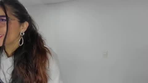 luna  online show from May 2026 11:04:01 AM