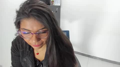 luna  online show from May 2026 11:05:01 AM