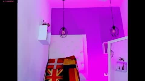 Luna online show from February 2026 08:01:01 PM