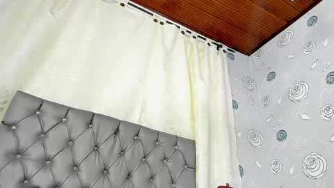 Luna Eva online show from January 2025 05:16:01 PM