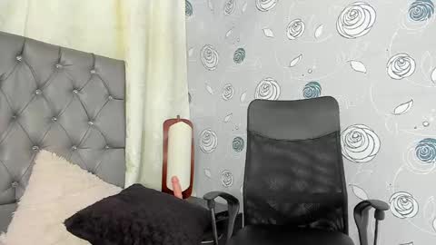 Luna Eva online show from January 2025 06:40:01 PM