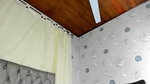 Luna Eva online show from January 2025 05:59:02 PM