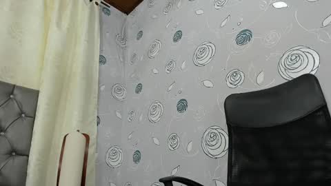 Luna Eva online show from February 2025 05:57:02 PM