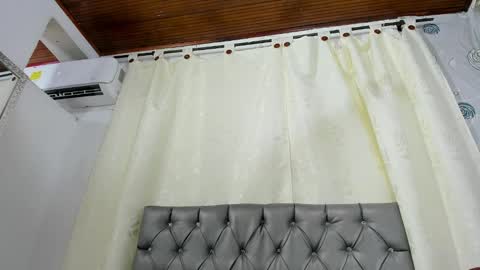 Luna Eva online show from March 2025 06:01:02 PM