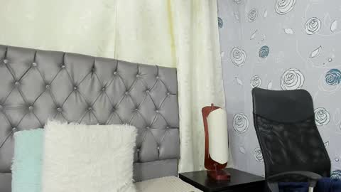 Luna Eva online show from March 2025 05:57:02 PM