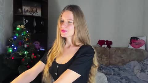 luna_evan online show from December 2024 07:57:01 AM