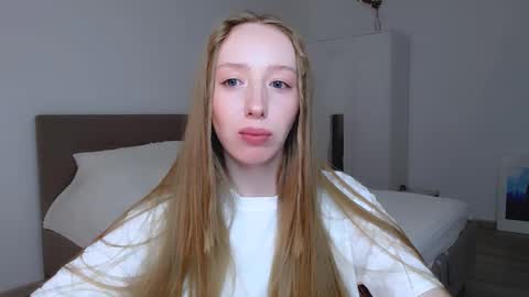 Luna online show from December 2024 08:36:02 PM