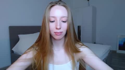 Luna online show from December 2024 12:04:02 AM