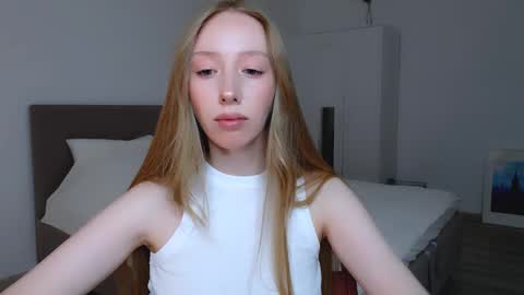 Luna online show from January 2025 08:43:01 PM