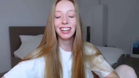 Luna online show from January 2025 08:15:02 PM